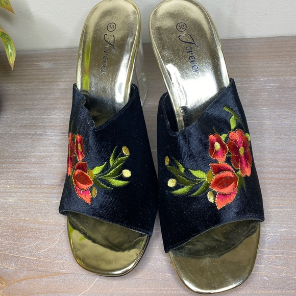 ✨FOREVER✨ Black Fashion Platform Mule - Picture 2 of 8